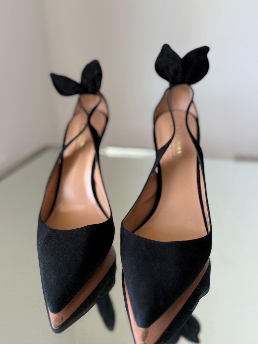 Like New AQUAZZURA Deneuve Bow Tie 105 suede pumps 40 $980 - Picture 6 of 13